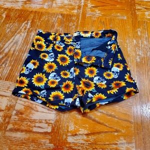 Hot Topic Sunflower and Skull Shorts Size 11